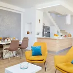 Callista Villa *