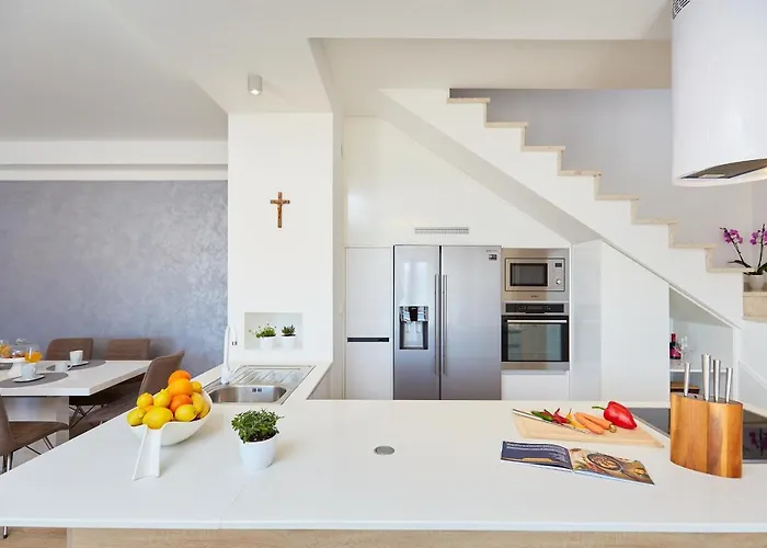 Callista Villa *