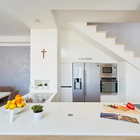 Callista Villa *