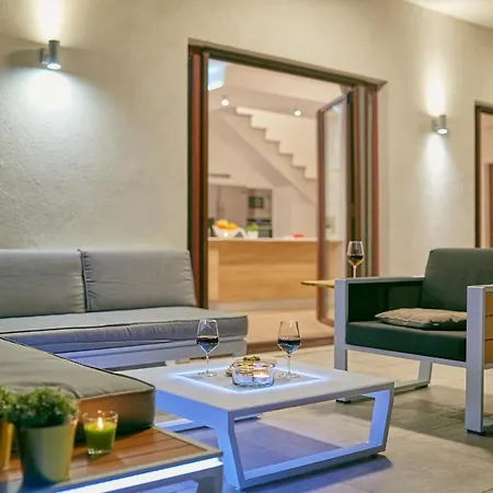 Callista Villa *