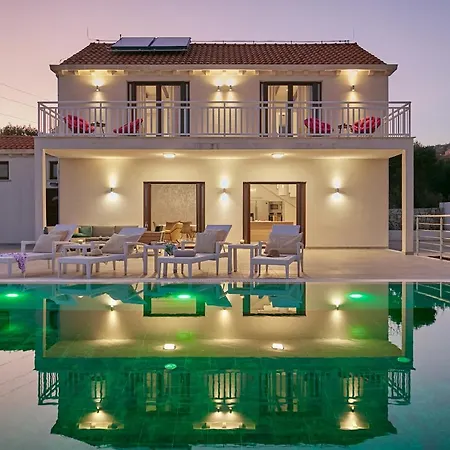 Callista Villa